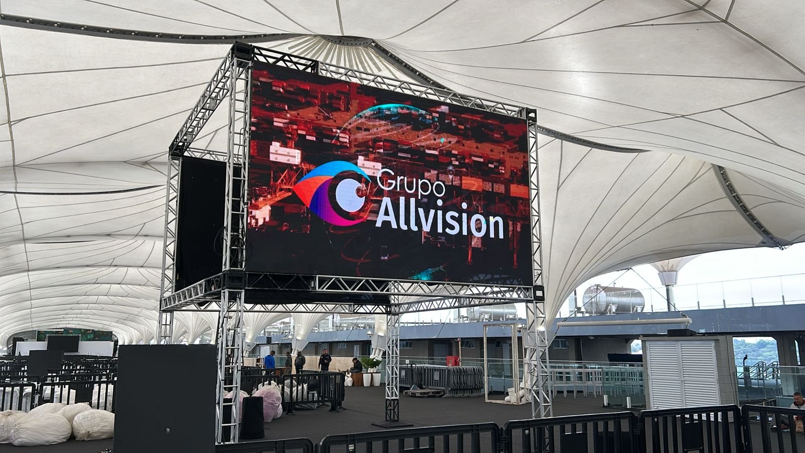 Aluguel de Painel de LED para Palestras, Convenções e Exposições na Expo+Indústria Curitiba com Estruturas Audiovisuais Profissionais 2026