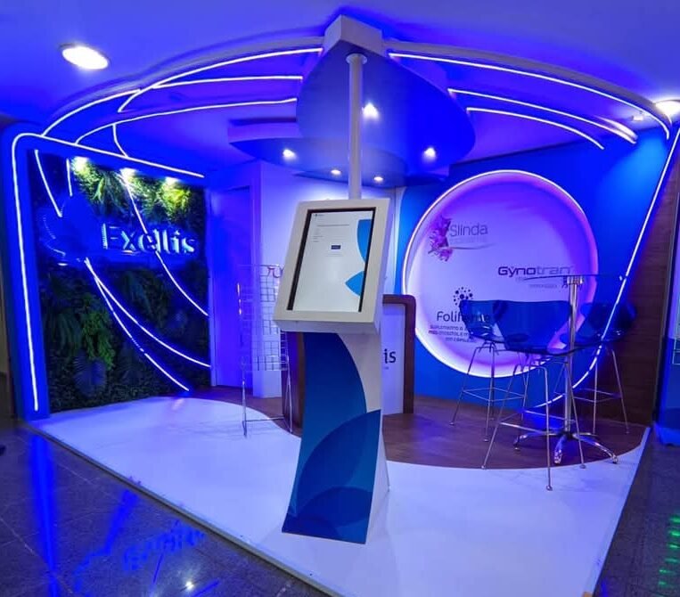Venda e Locação de Totem Digital Interativo para Feiras de Negócios, Congressos Corporativos e Eventos Empresariais em Curitiba 2026