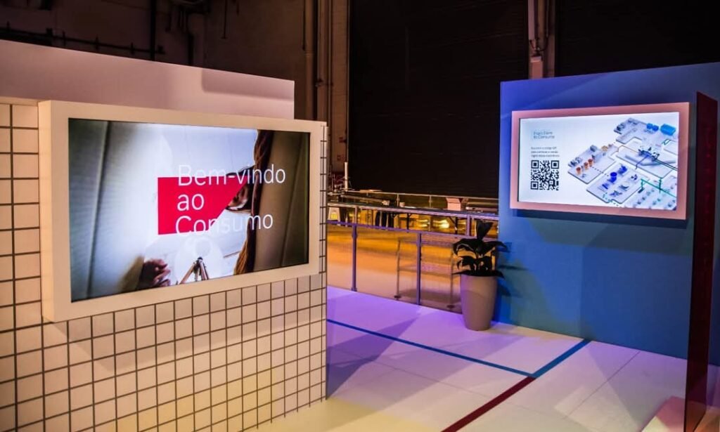 Locação de Painel de LED Outdoor e Indoor em Curitiba 2026 com Telas Touch Screen, TVs e Monitores para Stands em Feiras e Congressos