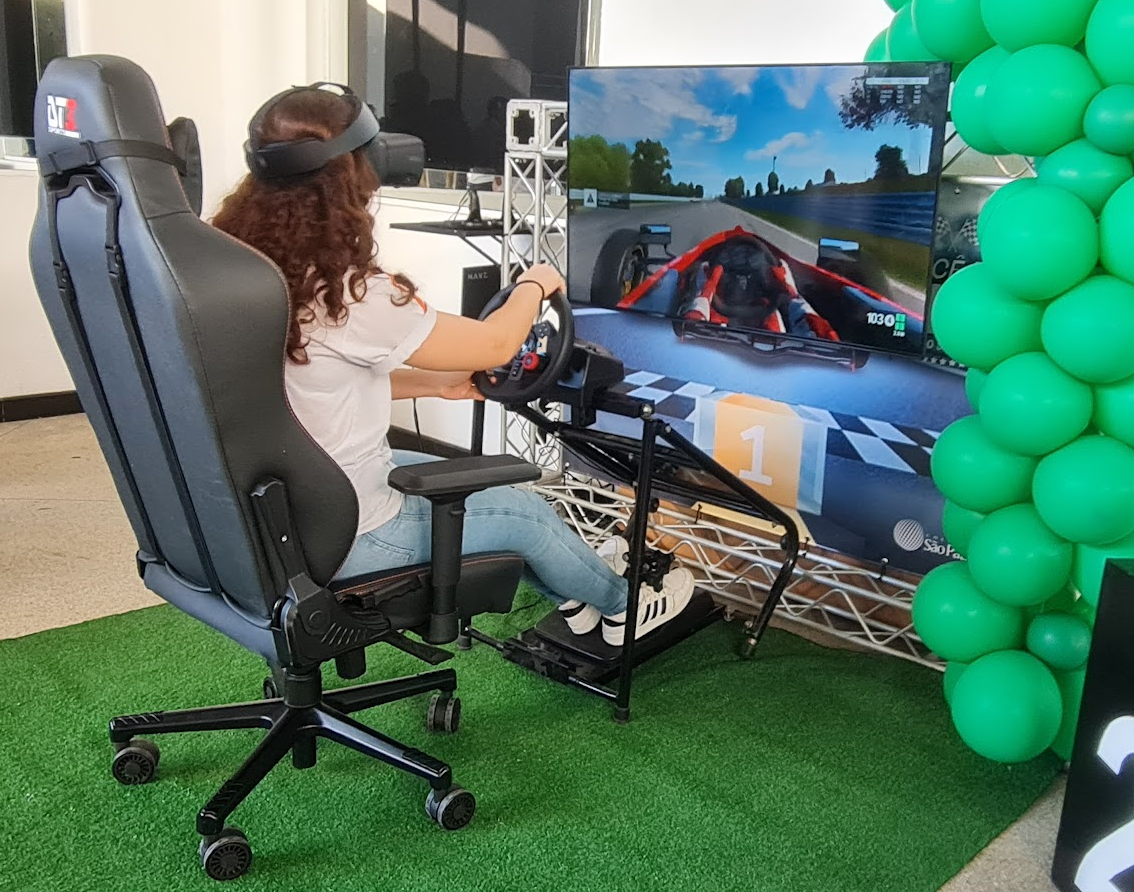 Aluguel de Simulador de Moto e Simulador de Fórmula 1 para Feiras, Eventos, Congressos e Shows em Curitiba PR e Campinas SP – Gamescom Latam São Paulo 2026